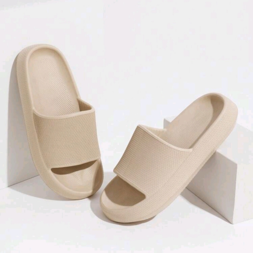 Sandals - Picture 3 of 4